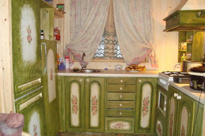 एक रसोई सेट (42 फोटो) की बहाली, पुराने फर्नीचर को अपने हाथों से कैसे बदलना है: एक मास्टर वर्ग, निर्देश, फोटो और वीडियो सबक, कीमत