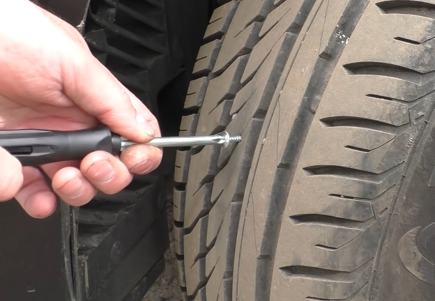 जब ट्यूबलेस टायर पंचर धीरे टायर तक पहुँचने बंद उद्घाटन softwood हो सकता है 