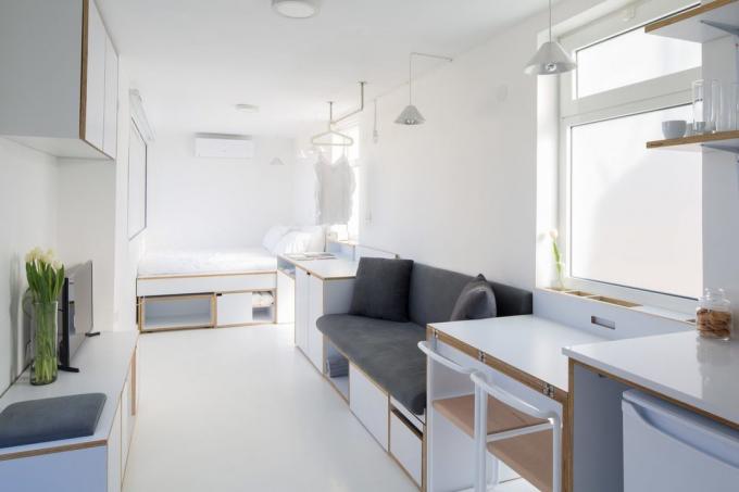 अपार्टमेंट-ट्रांसफार्मर रसोईघर के साथ 15 वर्ग मीटर, कमरे और बेडरूम में रहने वाले