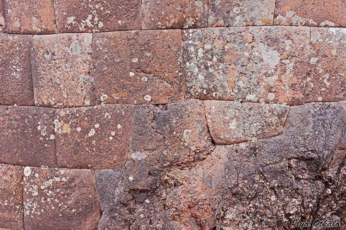 बहुभुज पत्थर चिनाई - स्रोत: https://peru-info.me/