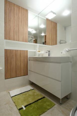 मदद करने के लिए बाथरूम डिजाइन में अतिसूक्ष्मवाद सही इंटीरियर पैदा करते हैं। | फोटो: interiorsmall.ru।