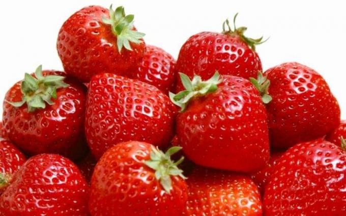 मोटी स्ट्रॉबेरी। / फोटो: free4kwallpaper.com