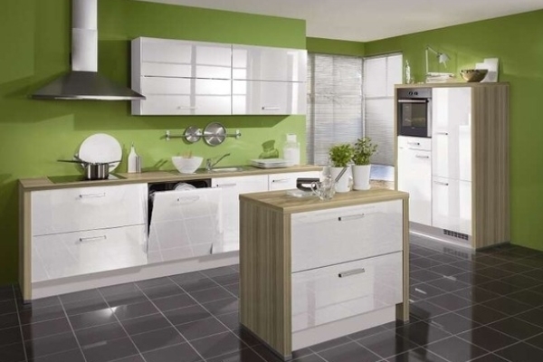 फोटो में, हरे रंग की दीवारों के साथ रसोई का इंटीरियर