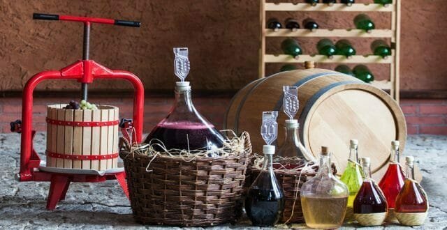 एक अच्छी वाइन की तैयारी एक जटिल प्रक्रिया है, सबसे महत्वपूर्ण नुस्खा में दिए गए निर्देशों का पालन करने के लिए नहीं है