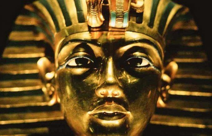 Tutankhamun के मास्क।