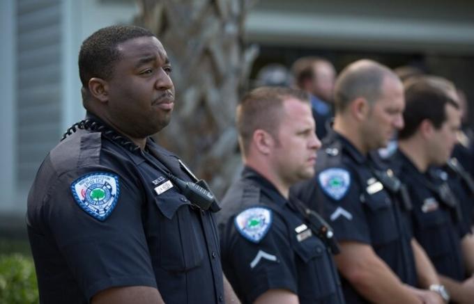 संयुक्त राज्य अमेरिका में पुलिस के बारे में 9 तथ्यों, जो लोकप्रिय छवि को नष्ट कर।