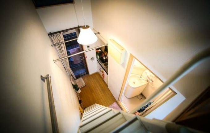 टोक्यो में अपार्टमेंट: रसोई, बाथरूम, बेडरूम और बालकनी है।