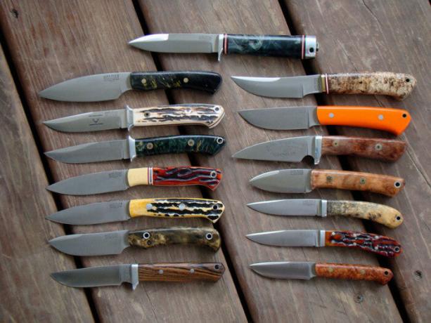 विभिन्न कार्यों के लिए विभिन्न चाकू।