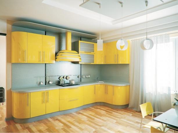 ठंड के मौसम में रसोई "गर्म" के लिए प्लास्टिक की पीले रंग की योजना।