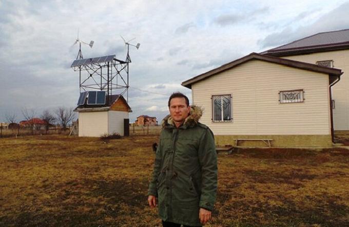 एक स्वायत्त घर बना सकते हैं और विद्युत ग्रिड से इनकार कर दिया करने के लिए Kuban के एक निवासी