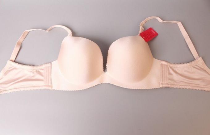 क्यों ज्यादातर महिलाओं को गलत ब्रा पहनते हो कहाँ एक घातक गलती