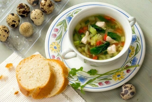 सब्जियों के साथ लाइट सूप